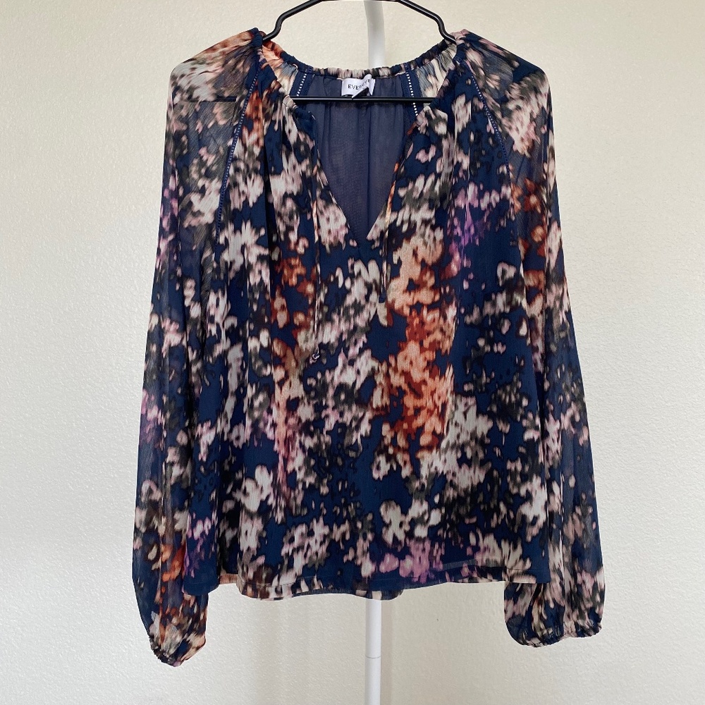 Evereve Womenʻs Elsie Chiffon Colorful Abstract Floral Print Blouse Medium